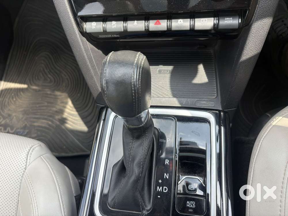 Mahindra Xuv700 2.2 Ax 7 Diesel At Str Awd, 2022, Diesel