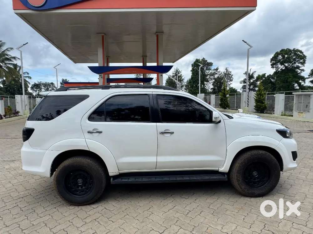 Toyota Fortuner 2012 Diesel 400000 Km Driven
