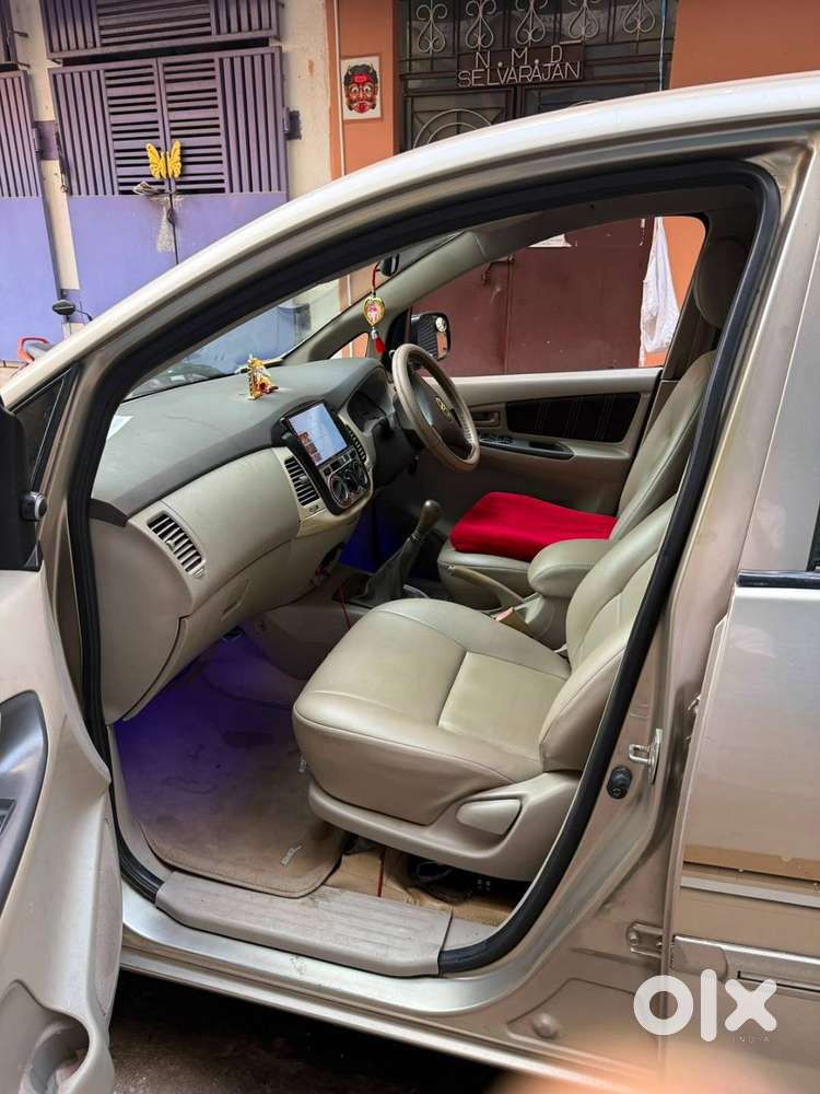 2010 Innova 127515 Kms Driven