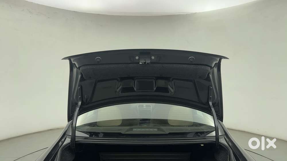 Volkswagen Vento 1.6 Highline, 2016, Petrol