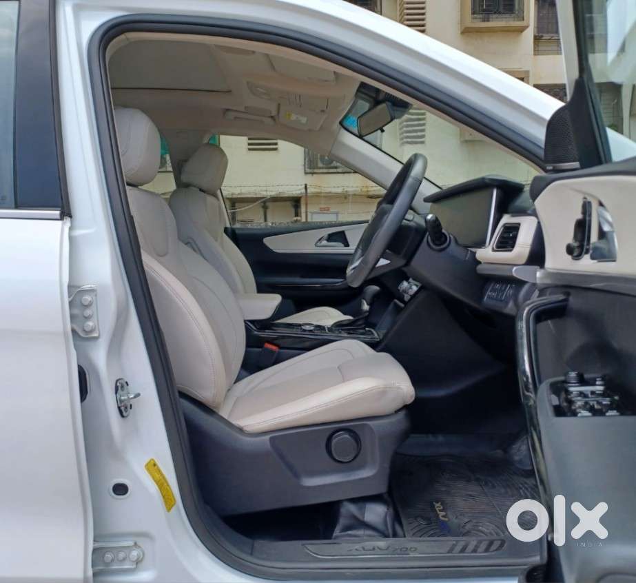 Mahindra Xuv700 2.0 Ax 7 Petrol At Luxury Pack Str, 2024, Petrol