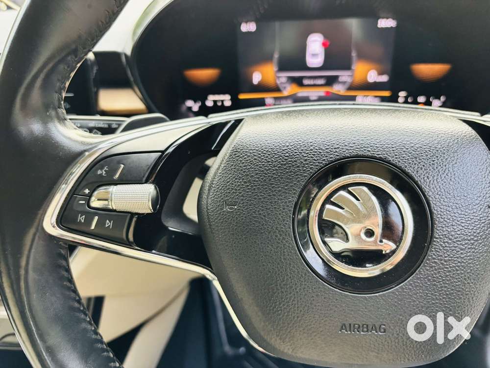 Skoda Slavia Style 1.0l Tsi At, 2023, Petrol