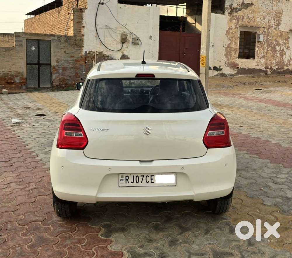 Maruti Suzuki Swift Vxi + Manual, 2023, Petrol