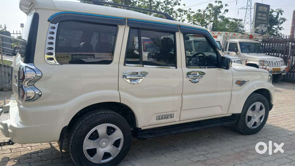 Mahindra Scorpio S6 Plus, 2017