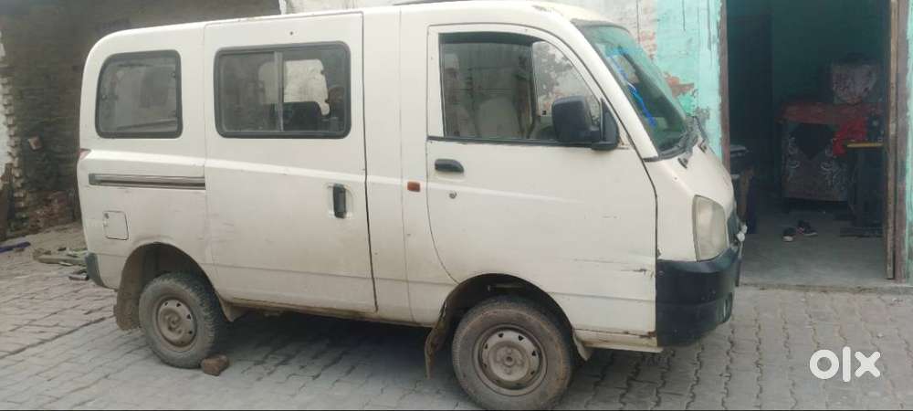 Mahindra Maximo Mini Van