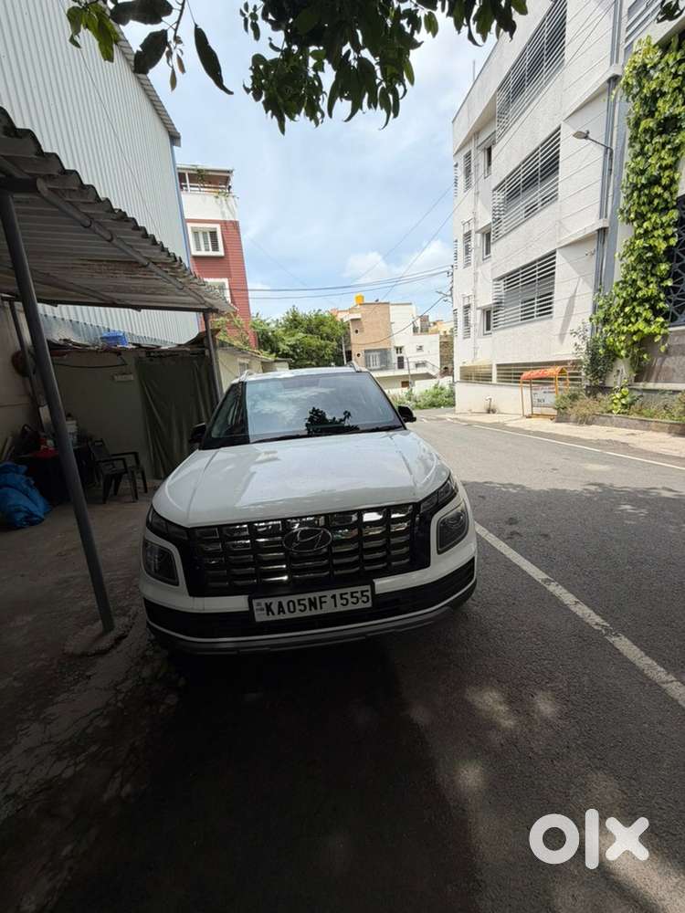 Hyundai Venue 2022 60000 Km Driven