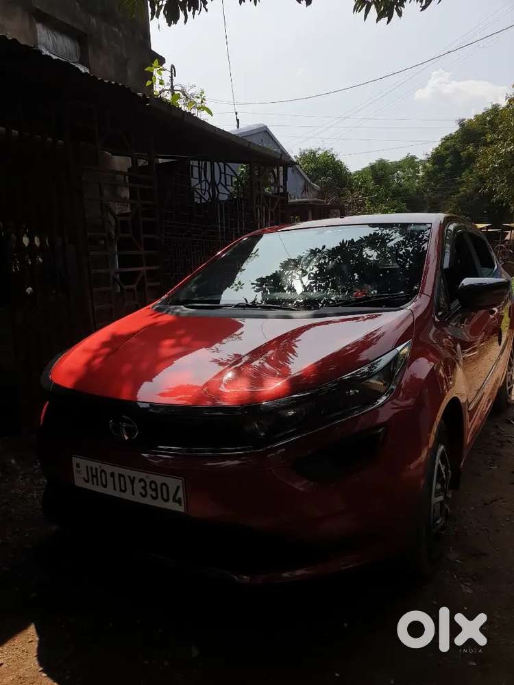 Altroz With Showroom Condition