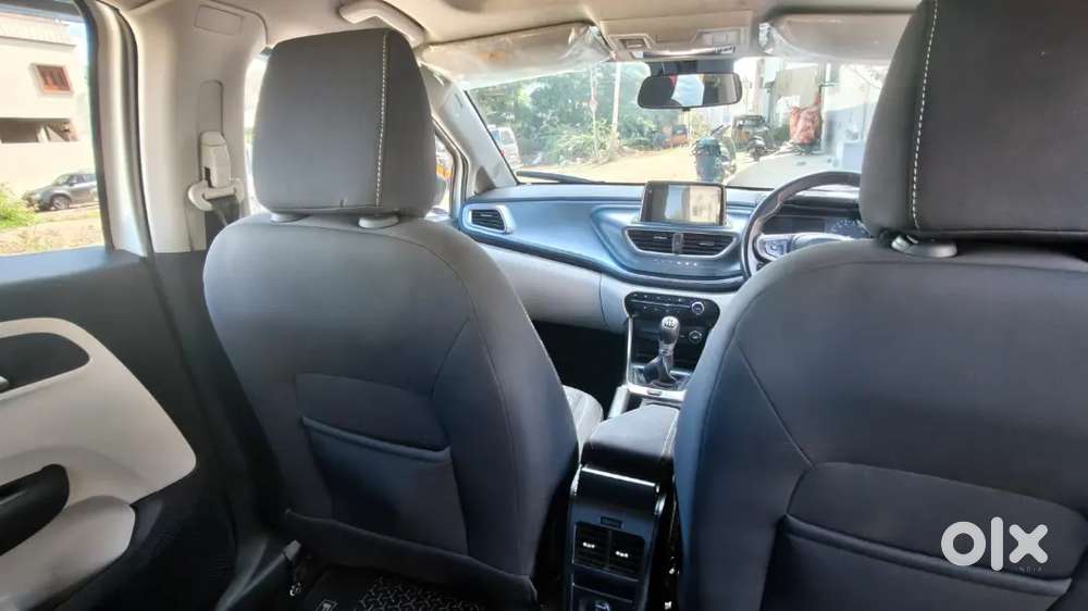 Tata Altroz 1.2 Xz Dec 2024 Petrol Bs6 Ph2) Sunroof