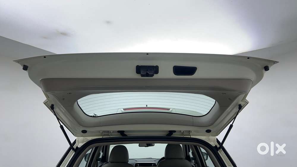 Mahindra Xuv300 W8 (o) 1.5 Diesel Amt, 2021, Diesel