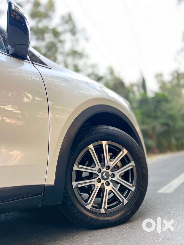Mahindra Xuv700 2.2 Ax 7 Diesel At Str, 2023, Diesel