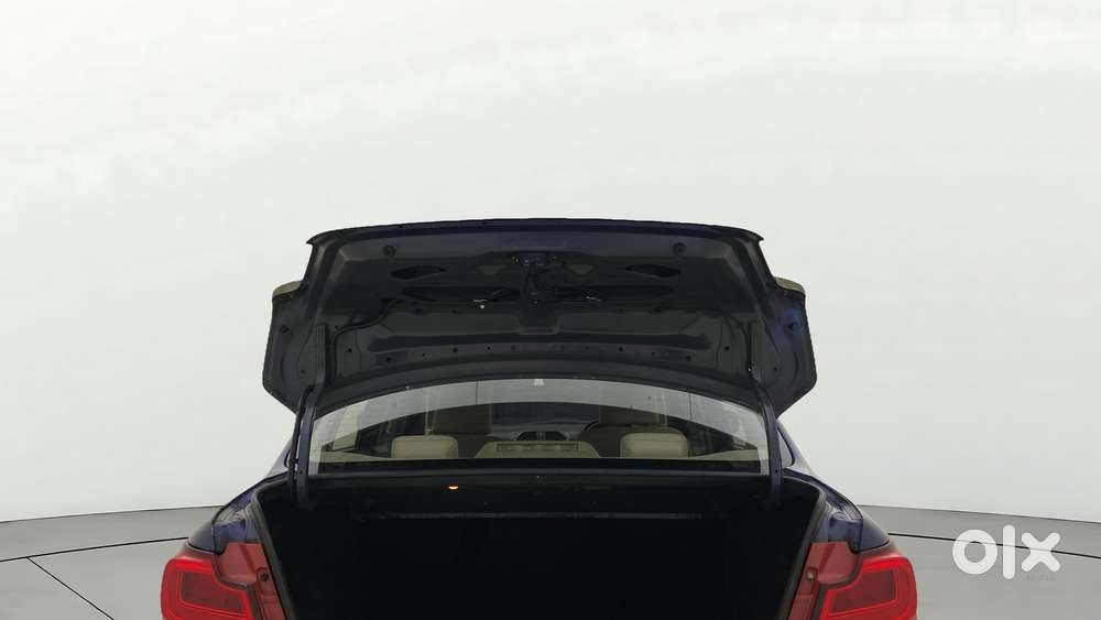Maruti Suzuki Swift Dzire Zxi + Amt, 2017, Petrol