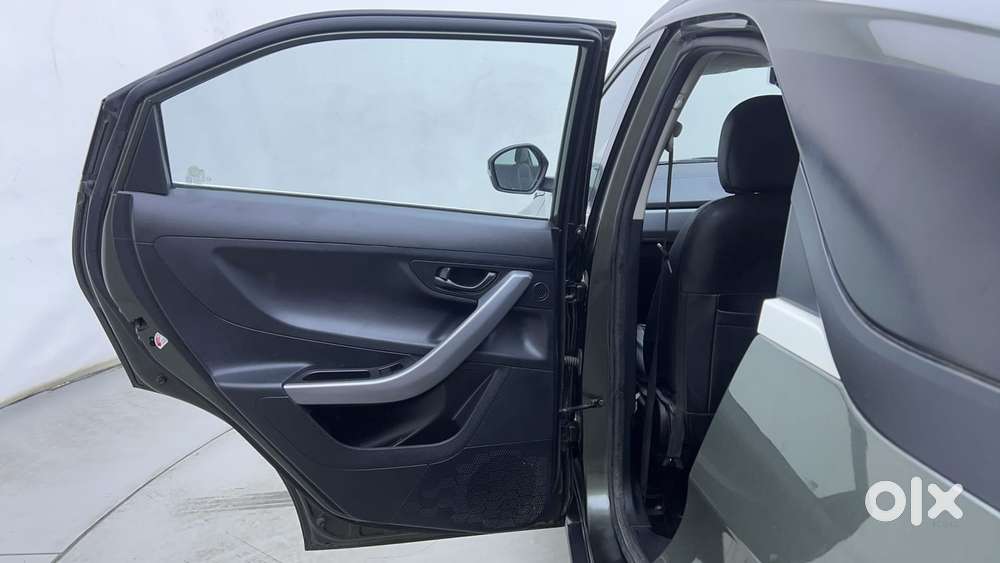 Tata Nexon 1.2 Revotron Xm (s), 2023, Petrol