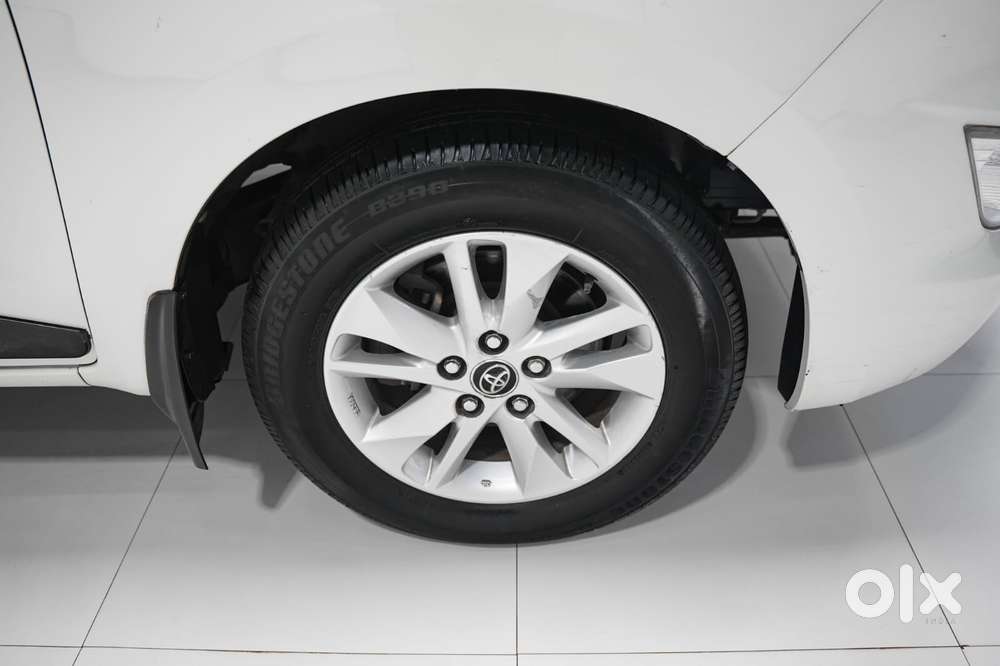 Toyota Innova Crysta 2.4 V 8 Str, 2016, Diesel