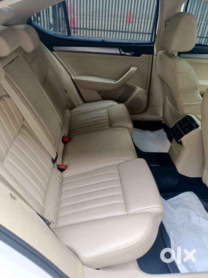 Skoda Superb Style 1.8 Tsi At, 2018, Petrol