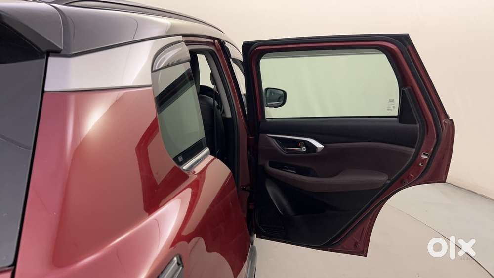 Maruti Suzuki Grand Vitara 1.5 Alpha Smart Hybrid Dual Tone, 2022, P..