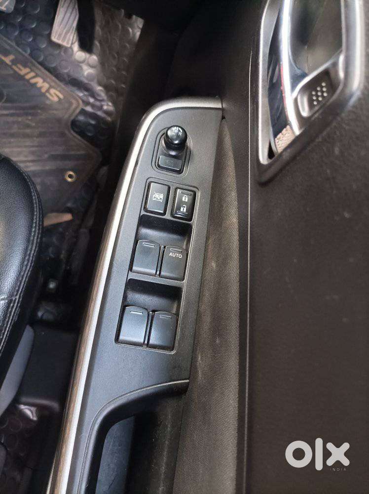 Maruti Suzuki Swift 2018 Zxi, 2019, Petrol
