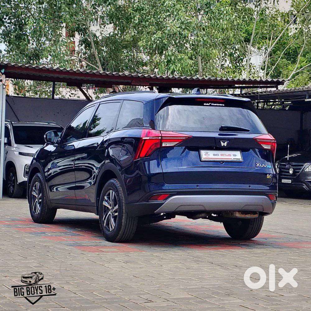 Mahindra Xuv700 Ax 5 Petrol Mt 7 Str (e), 2022, Petrol