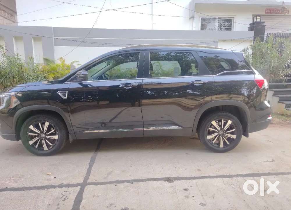 Mg Hector Plus 2021 ,automatic, Petrol , 6seater ,65000 Km Driven