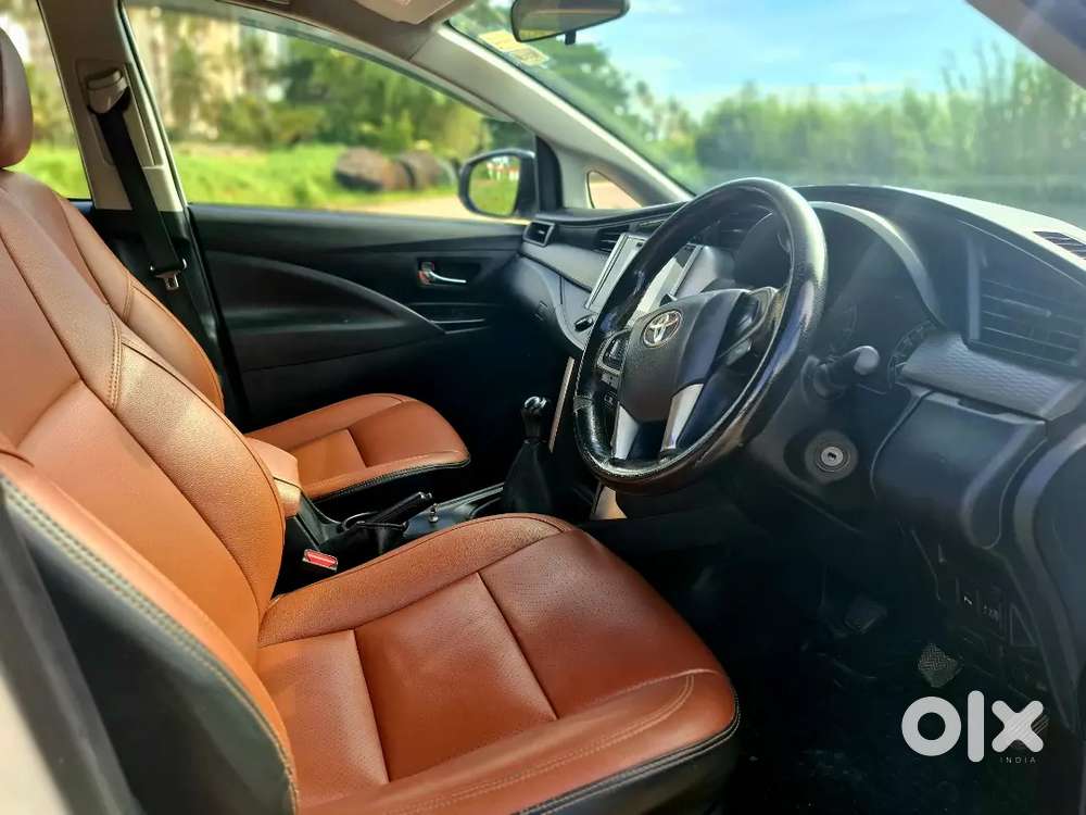 Toyota Innova Crysta Gx 2.4 Mt 8-seater /immacul