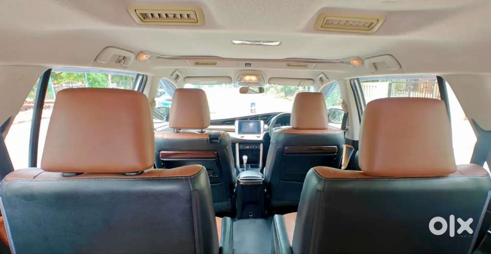 Toyota Innova Crysta 2.8 Zx At 7 Seater, 2017, Diesel