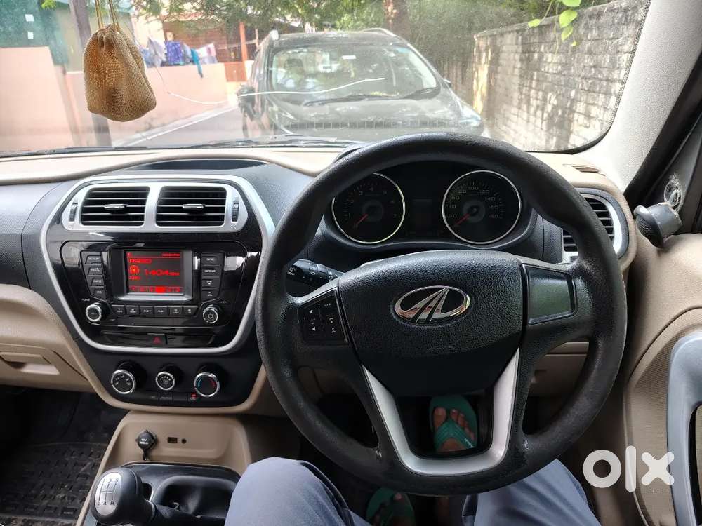 Mahindra Tuv 300 2017 Variant