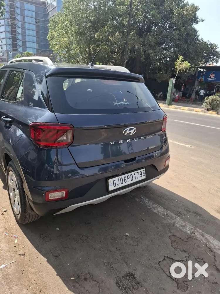 Hyundai Venue 2020 Cng & Hybrids 70000 Km Driven