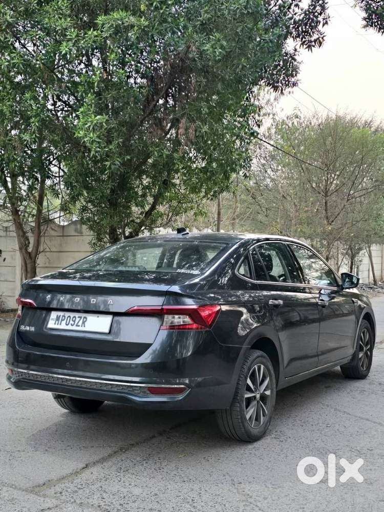 Skoda Slavia Style 1.0l Tsi Mt, 2023, Petrol