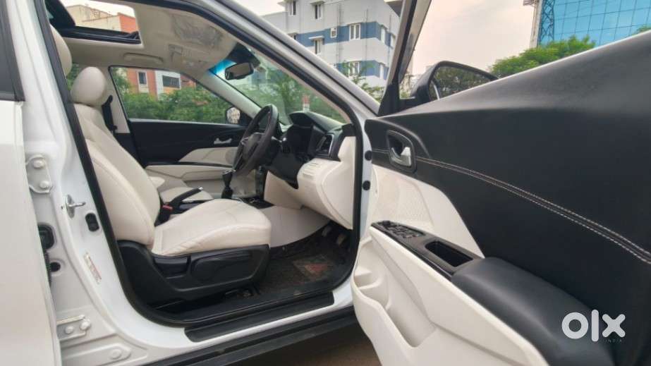 Mahindra Xuv 3xo Ax7 Diesel Mt, 2024, Diesel