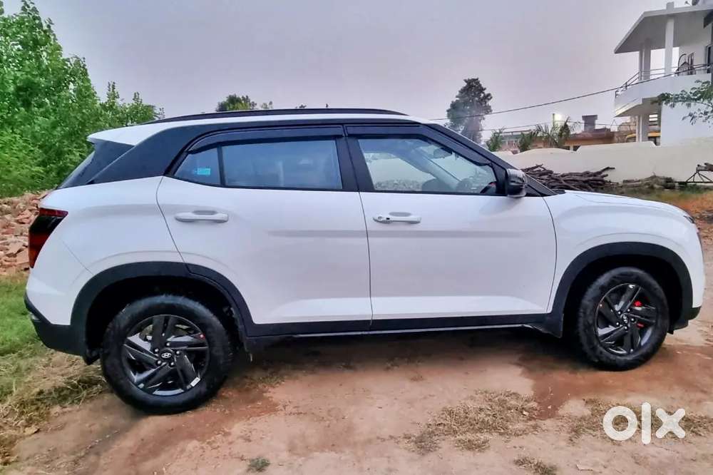 Hyundai Creta Knight Addition With Panoramic Sunroof 