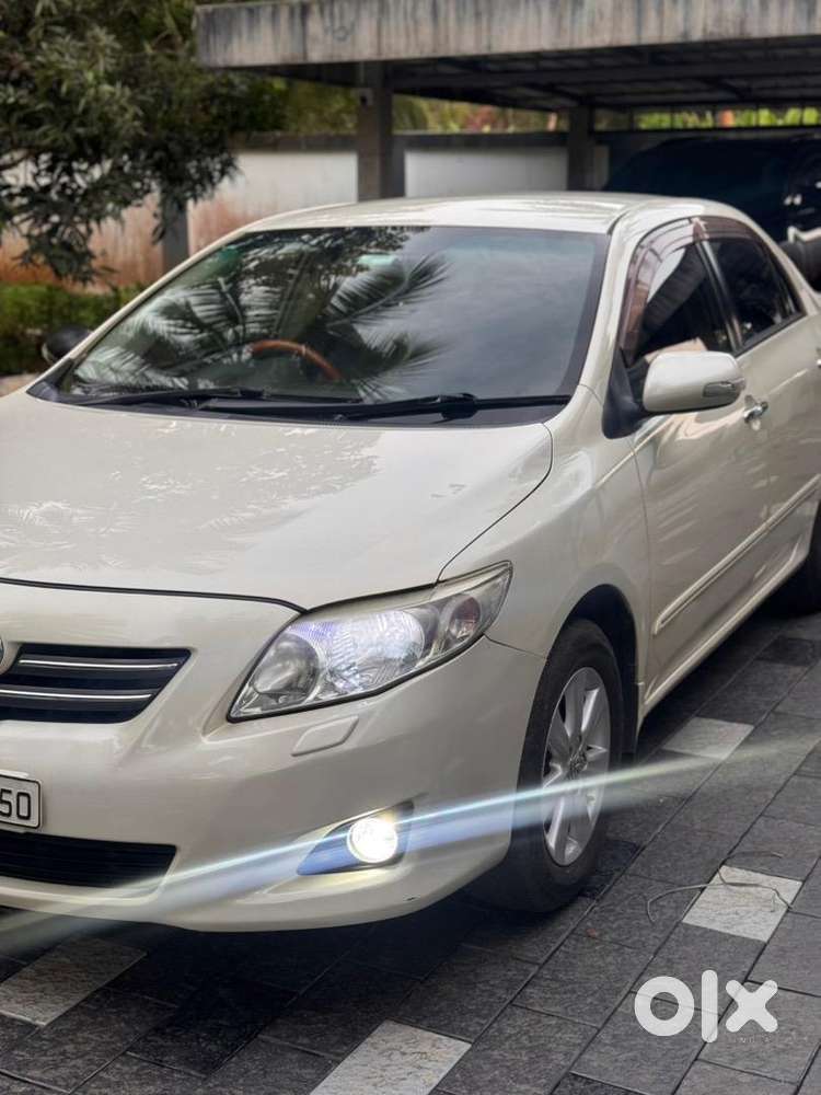 Toyota Corolla Altis 2010 Cng + Petrol