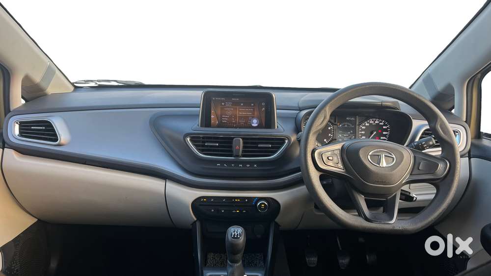 Tata Altroz 1.2 Xm Plus, 2022, Petrol