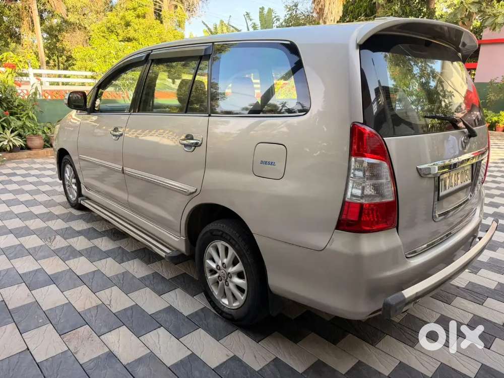 Toyota Innova 2.5 V 2013