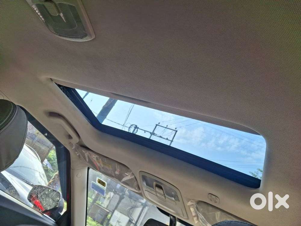 Mahindra Xuv300 W6, 2023, Petrol