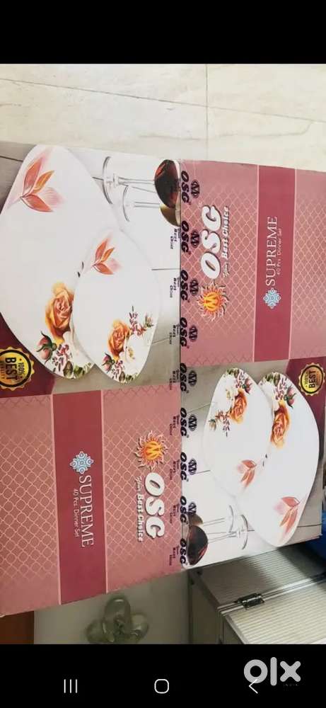 Brand New 40 piece dinner set- Family Size