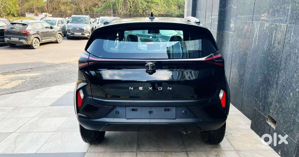 Tata Nexon Creative Plus 1.2 Petrol 6mt Dark Edition, 2025, Petrol