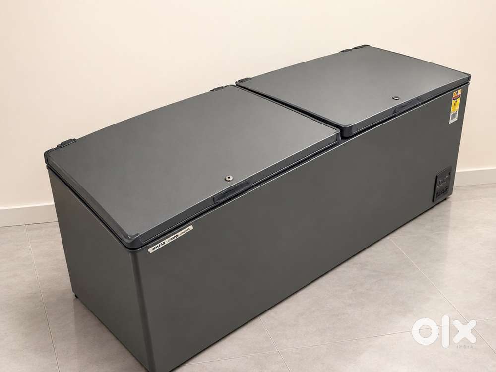 Commercial deep freezer