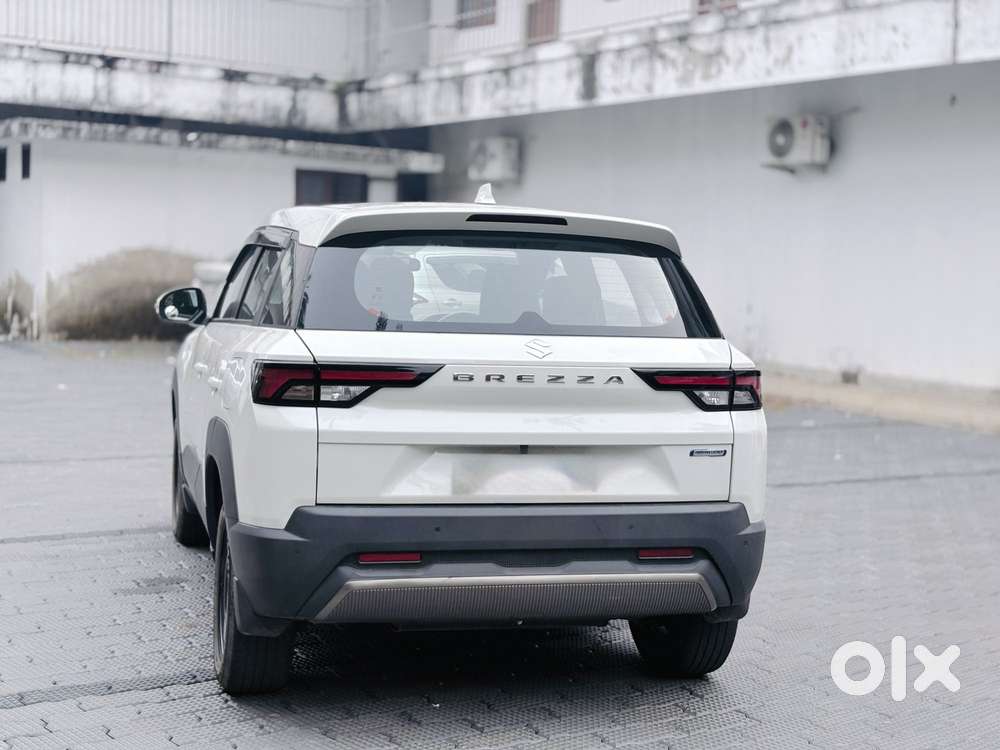 Maruti Suzuki Brezza 1.5 Vxi Smart Hybrid, 2023, Petrol