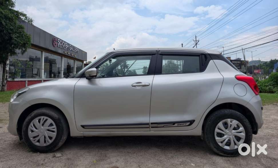 Maruti Suzuki Swift Vxi, 2021, Petrol