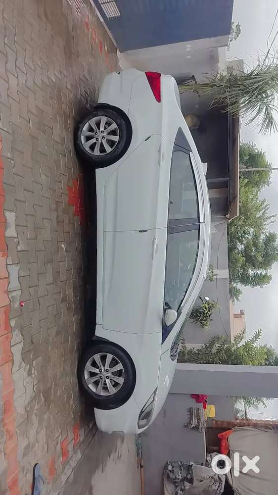 Hyundai Verna Diesel Manual 2013 Variant
