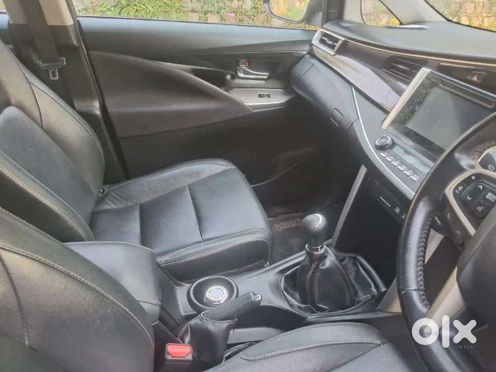 Toyota Innova Crysta 2017 Diesel Manual 115000 Km
