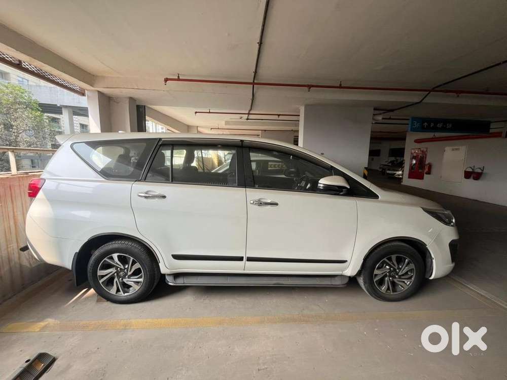 Toyota Innova Crysta 2022 Petrol 26600 Km Driven