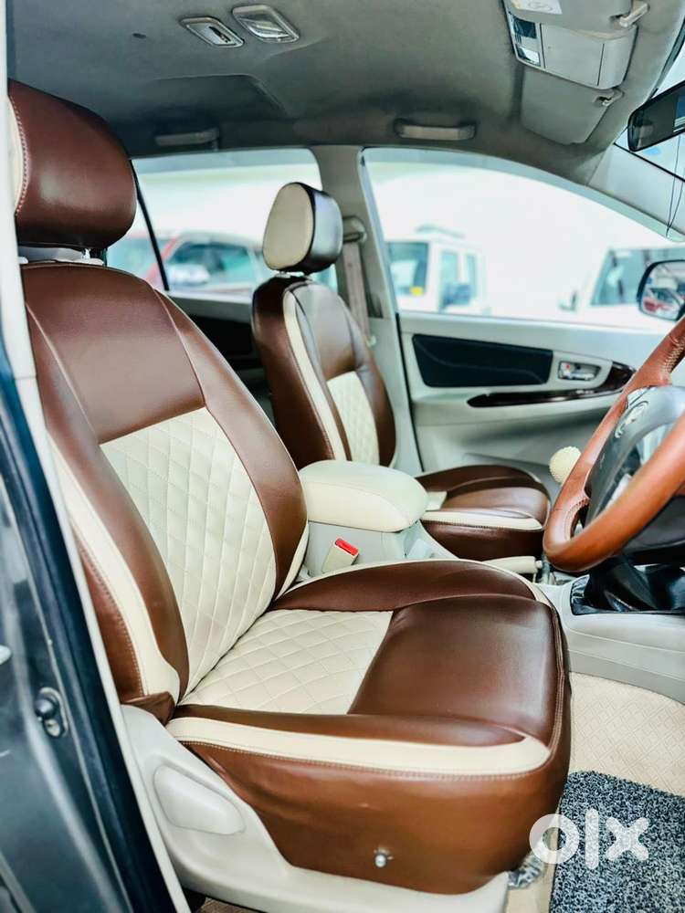 Toyota Innova 2.5 Vx (diesel) 8 Seater Bs Iv, 2014, Diesel