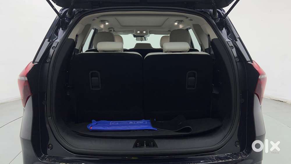 Mahindra Xuv700 2.0 Ax 7 Petrol At Str, 2023, Petrol