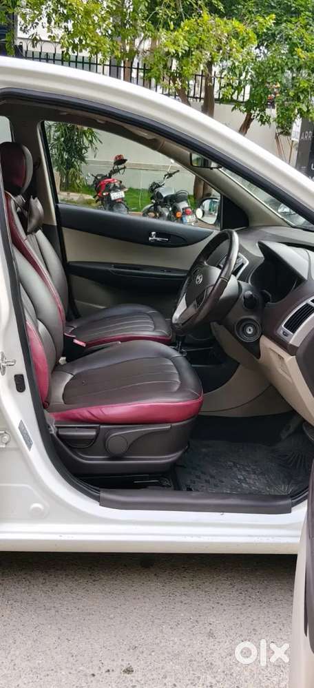 Hyundai I20 1.4 Asta (at), 2011, Diesel