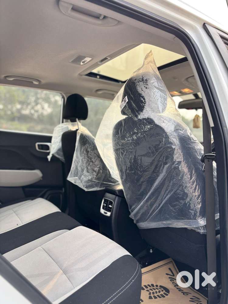 Hyundai Venue Sx Mt, 2023, Petrol