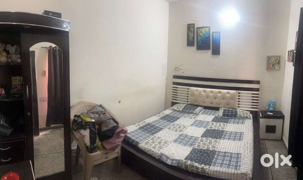 BED AND DRESSING INCL MATERESS