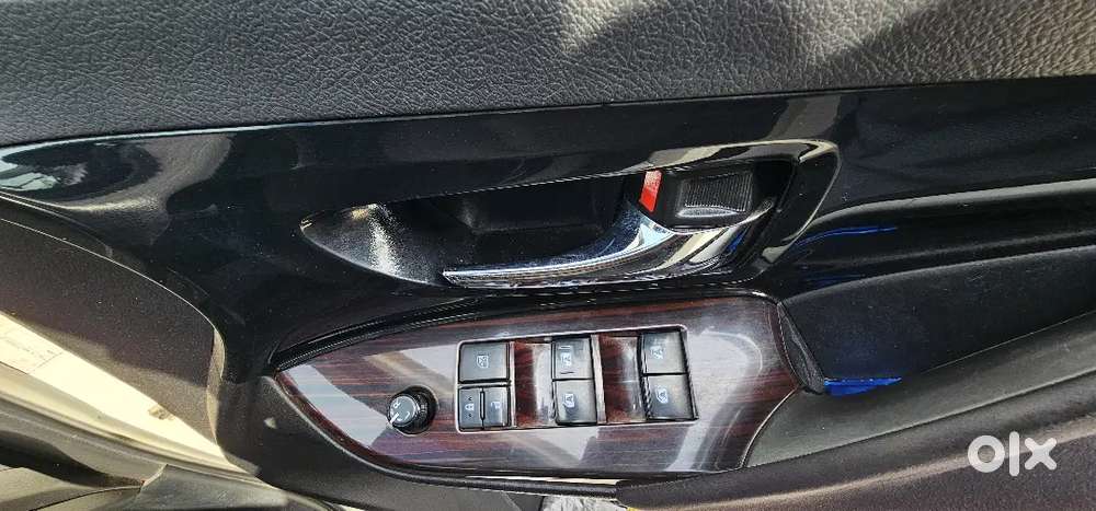 Toyota Innova Crysta 2018 Diesel 140000 Km Driven