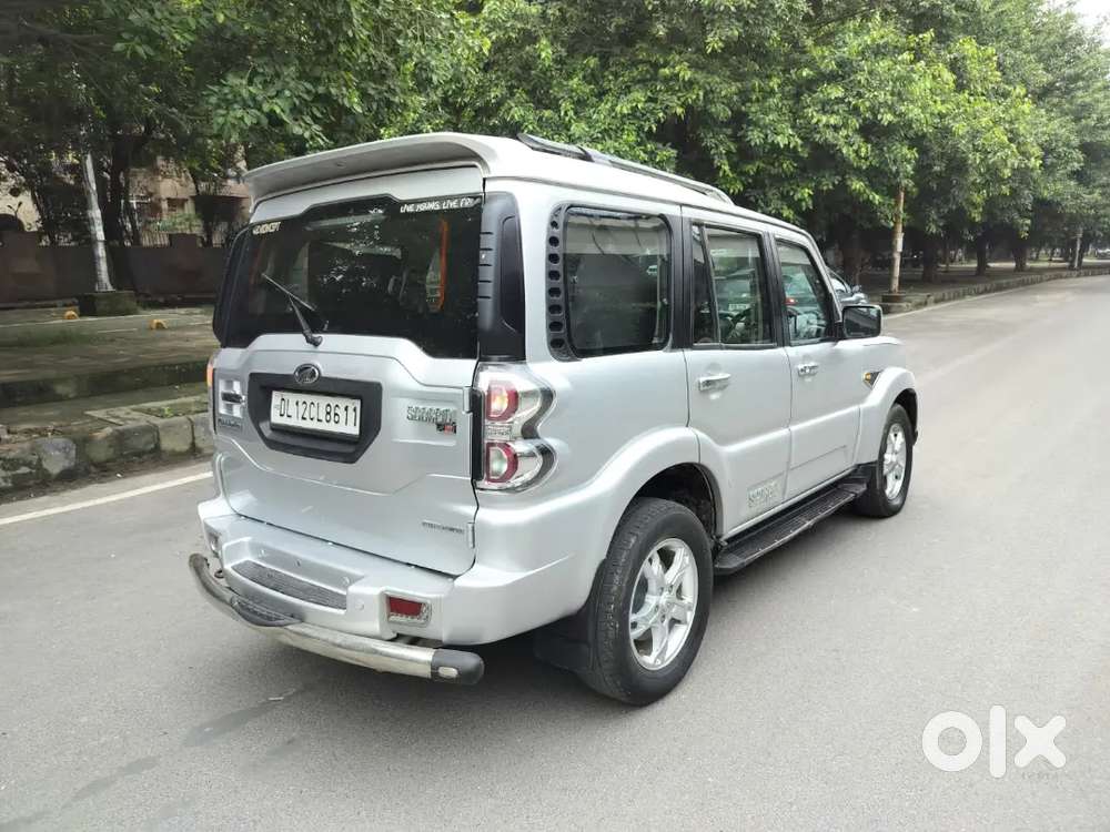 Mahindra Scorpio S10 2017