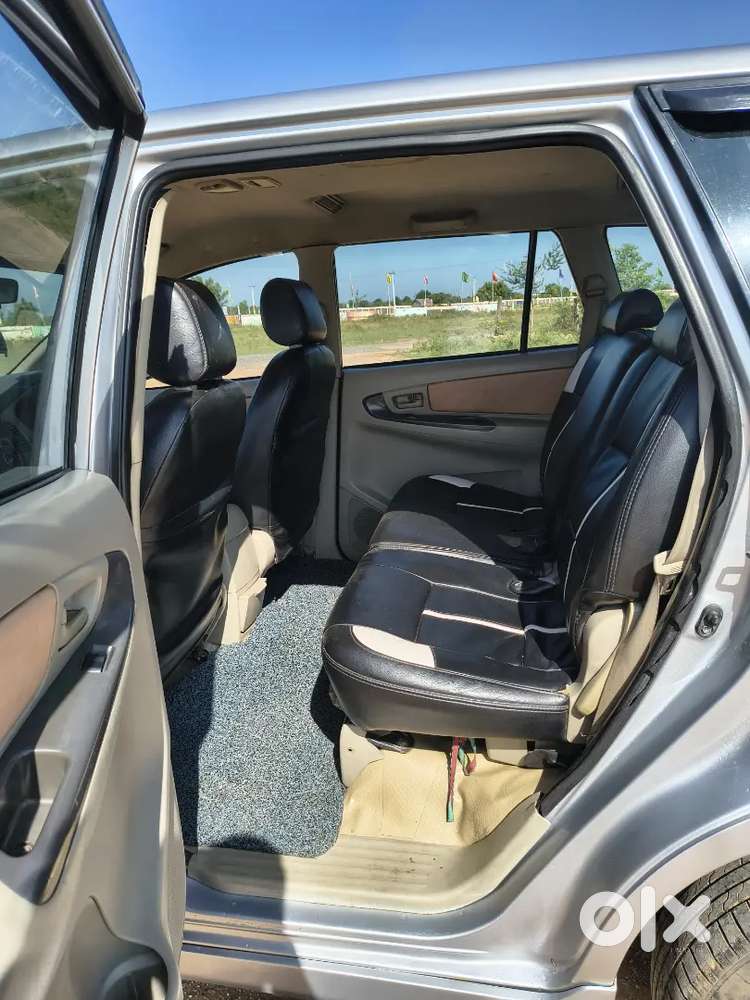 Toyota Innova 2009-2011 2.5 Gx 8 Str Bsiv, 2012, Diesel