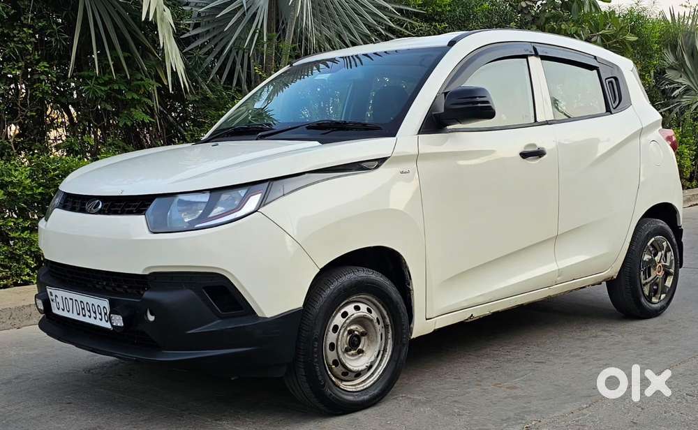 Mahindra Kuv 100